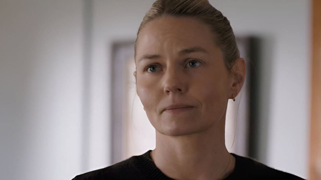 Jennifer Morrison | Tracker