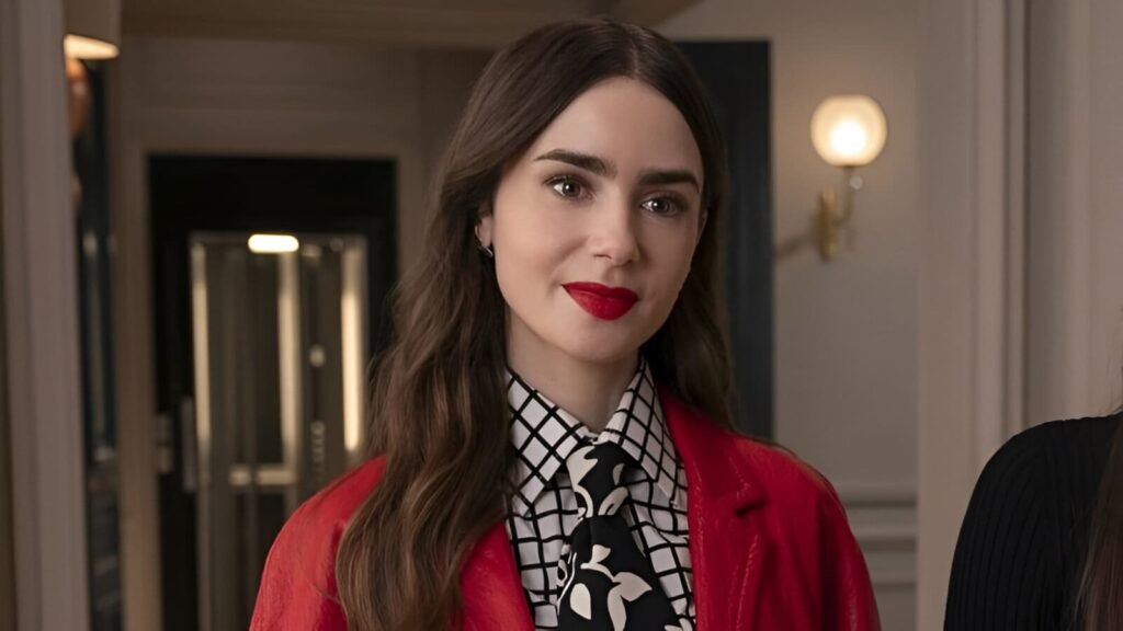 Lily Collins | Emily in Paris