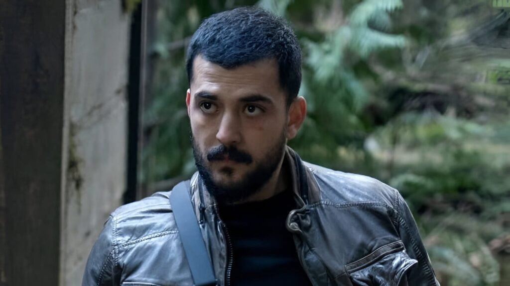 Phoenix Raei - The Night Agent