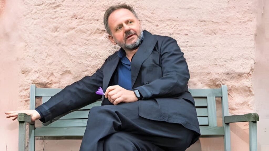 Samuel Finzi - Unfamiliar 