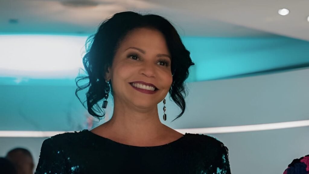 Gloria Reuben - Elsbeth 