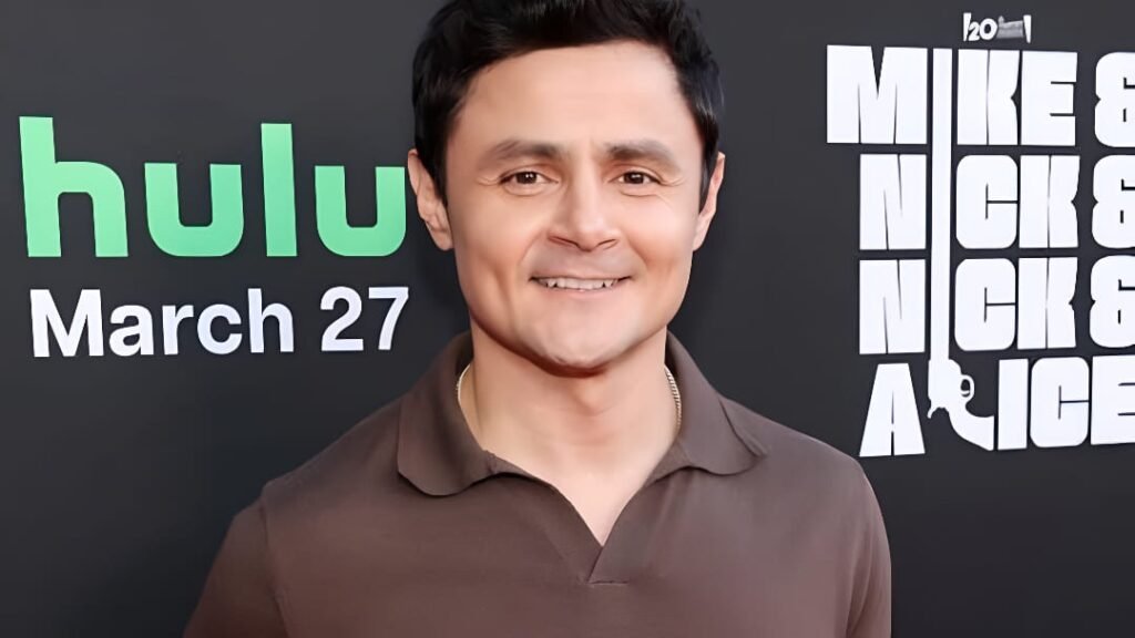 Arturo Castro - Mike & Nick & Nick & Alice