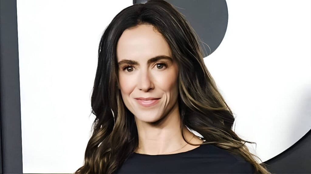 Amy Manson