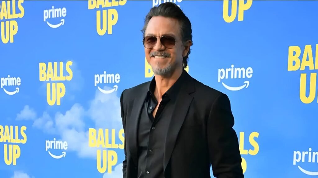 Benjamin Bratt - Balls Up