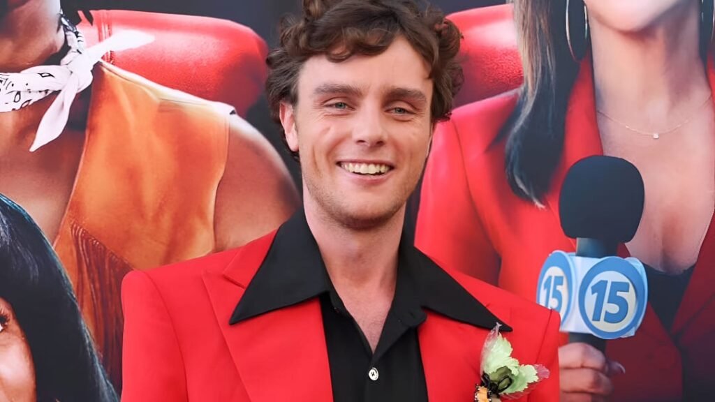 Cameron Scott Roberts - Scary Movie 6