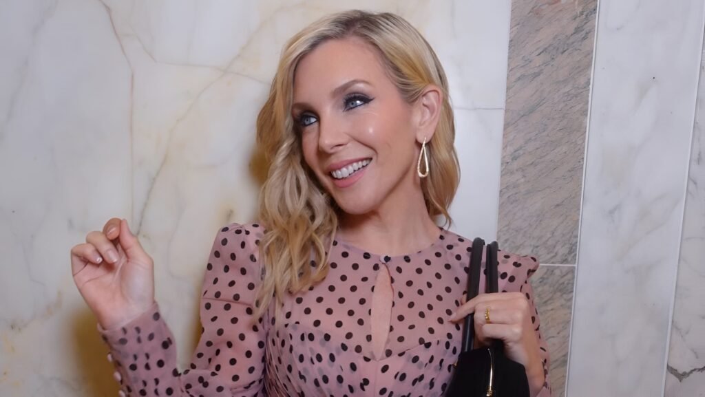 June Diane Raphael - Elle