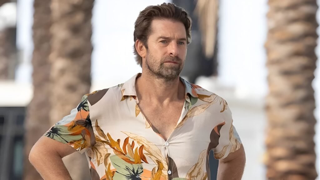 Scott Speedman - RJ Decker