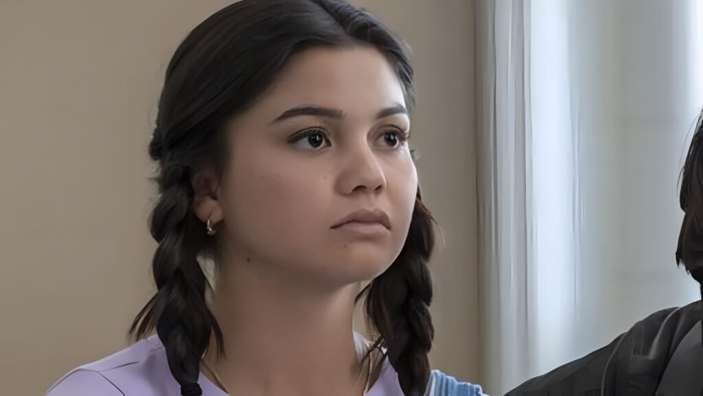 Siena Agudong - Carrie